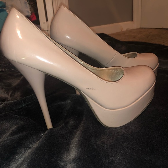 Heels - Picture 2 of 2